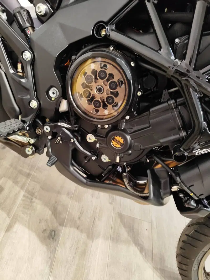 MV Agusta Turismo Veloce 800 Lusso (2021 - 23) (14)