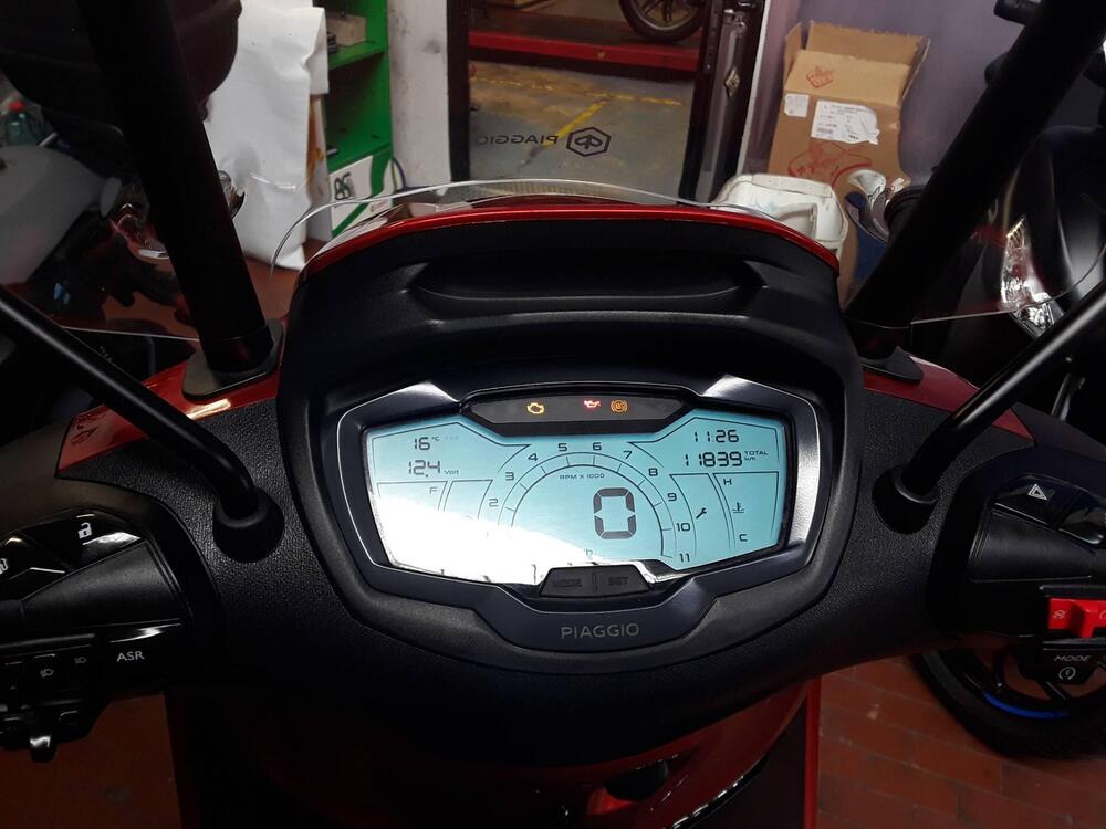 Piaggio Beverly 400 ABS-ASR (2021 - 24) (3)