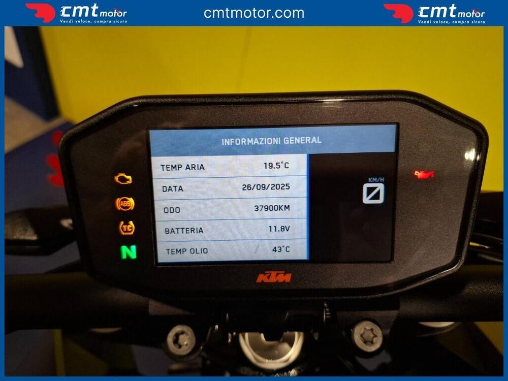 KTM 1290 Super Duke R (2019) (5)