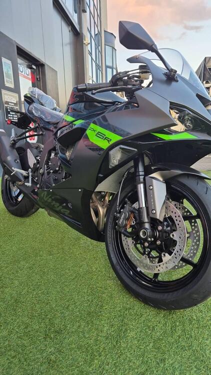 Kawasaki Ninja 636 ZX-6R (2024 - 26) (4)