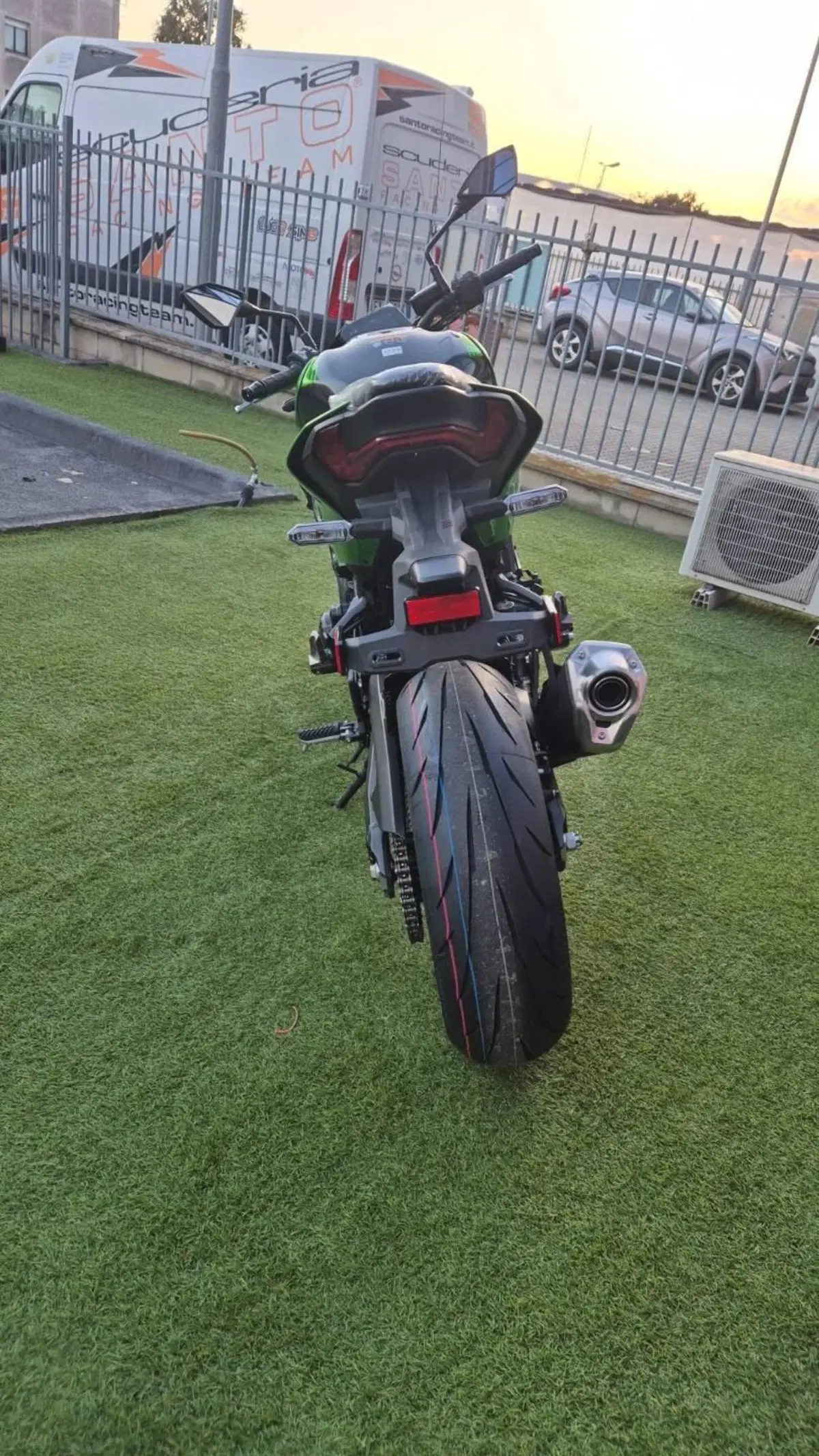 Kawasaki Z 900 (2025 - 26) (2)
