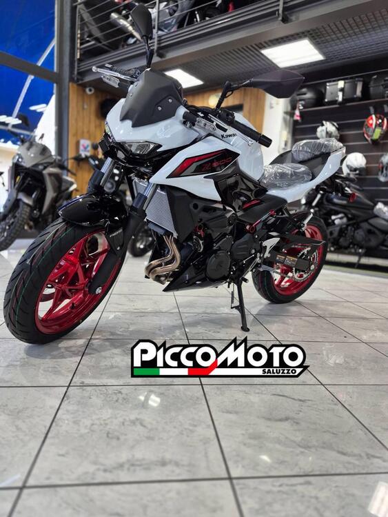 Kawasaki Z 500 SE (2024 - 26) (5)