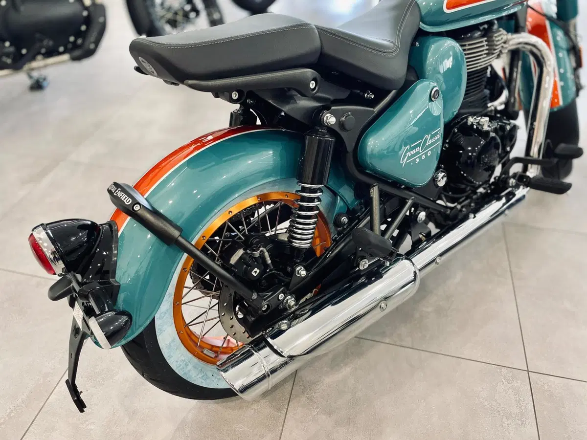 Royal Enfield Classic 350 (2021 - 26) (10)