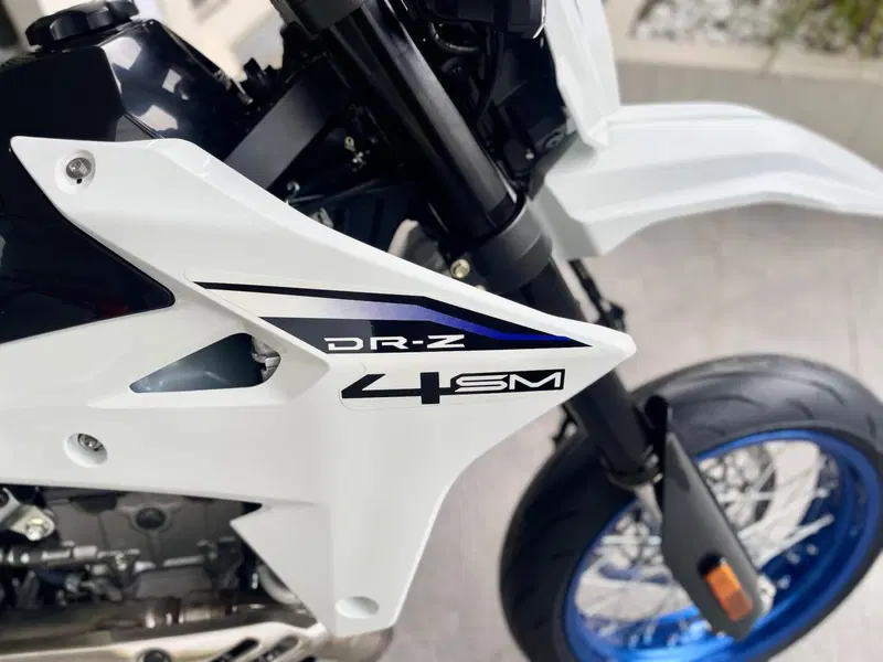 Suzuki DR-Z4SM (2025 - 26) (5)