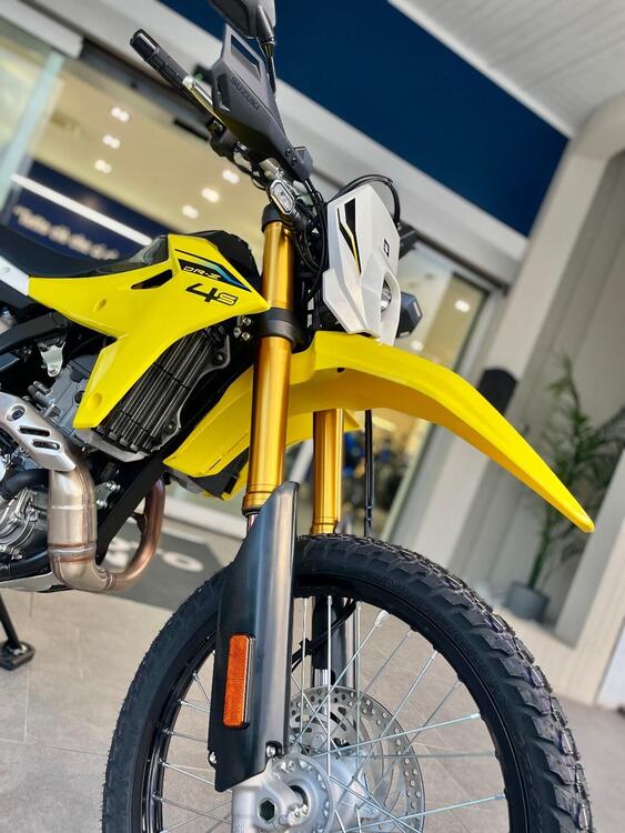 Suzuki DR-Z4S (2025) (4)