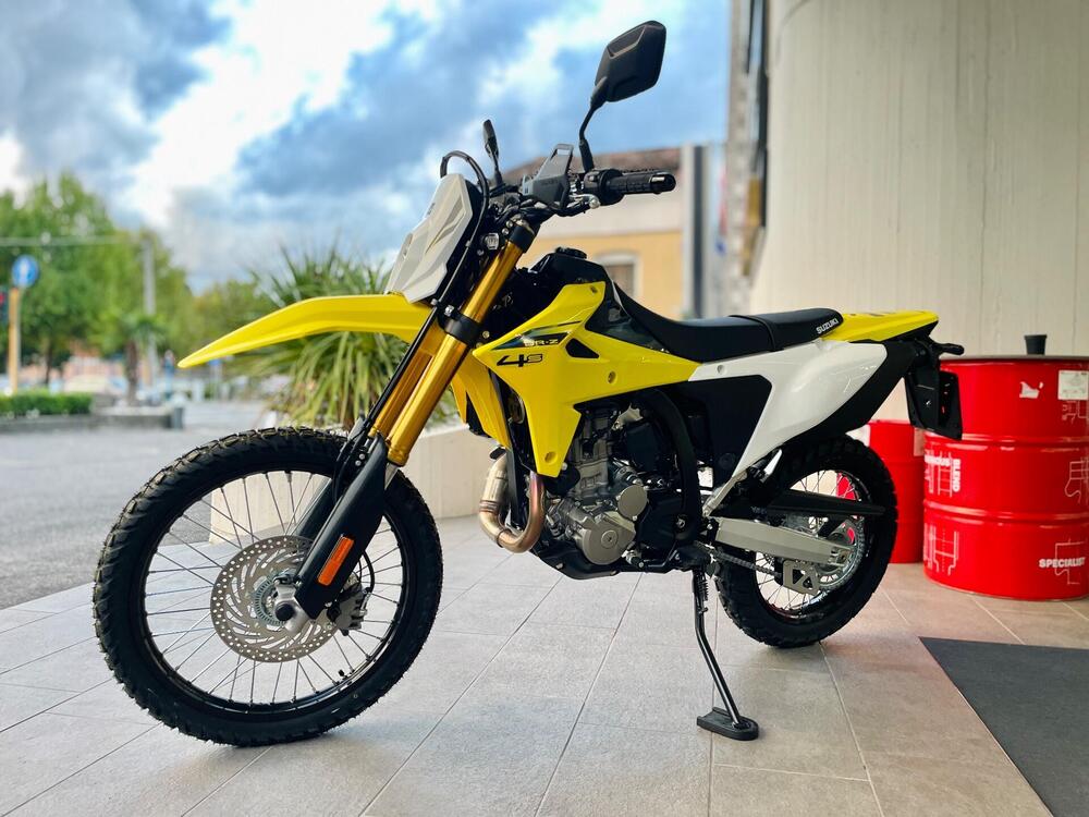 Suzuki DR-Z4S (2025) (3)