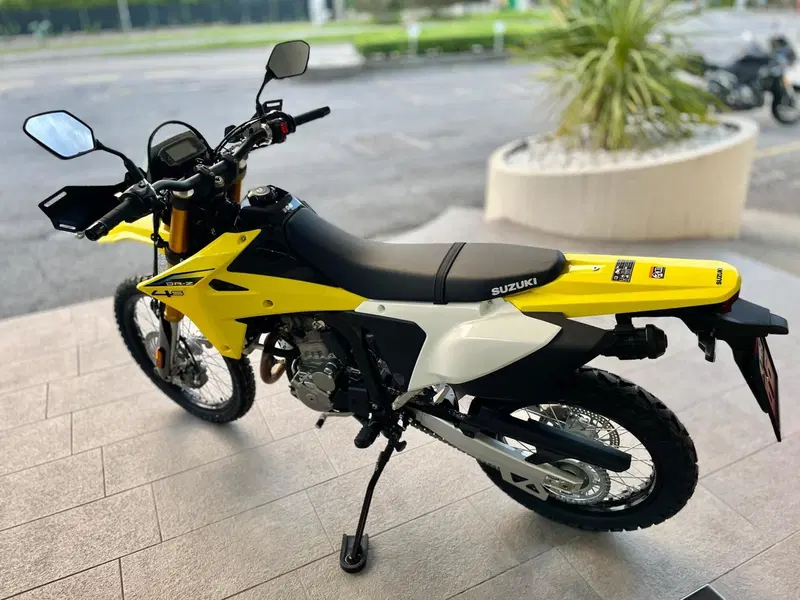 Suzuki DR-Z4S (2025 - 26) (5)
