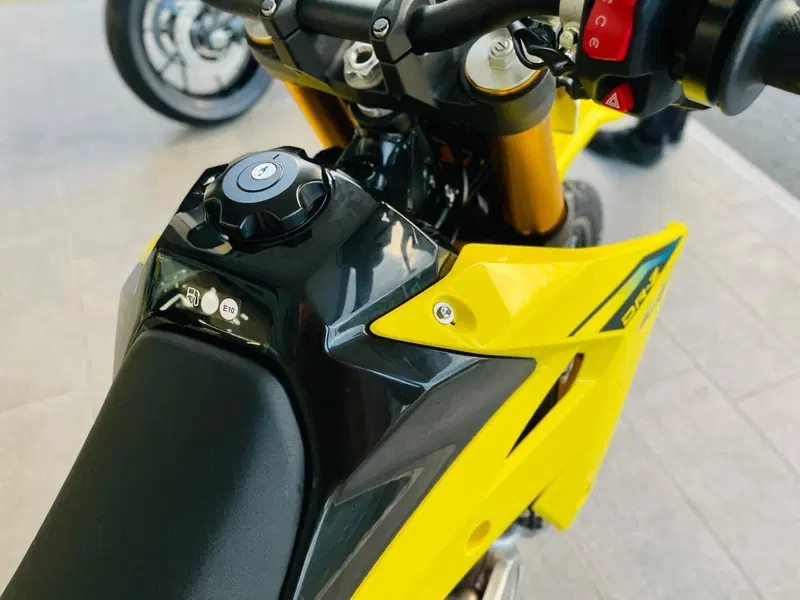 Suzuki DR-Z4S (2025 - 26) (7)