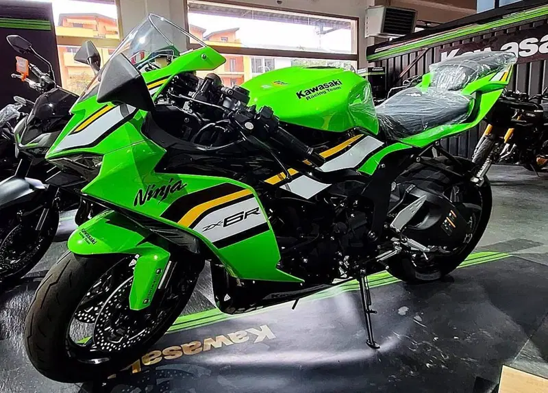 Kawasaki Ninja 636 ZX-6R Performance (2025 - 26) (2)