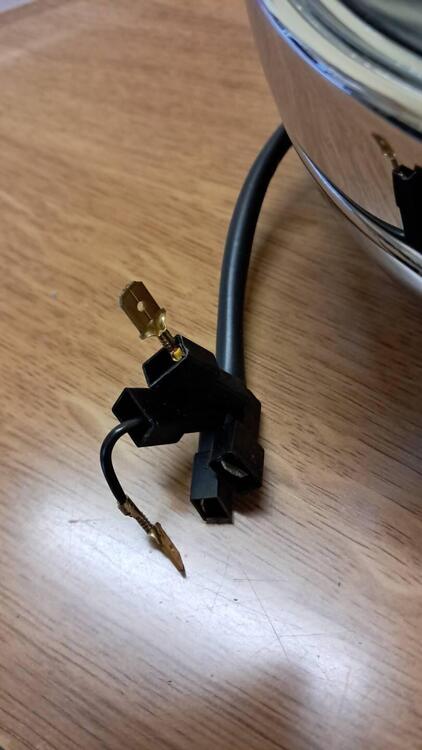 fanale anteriore MOTO GUZZI lampada H4 (3)