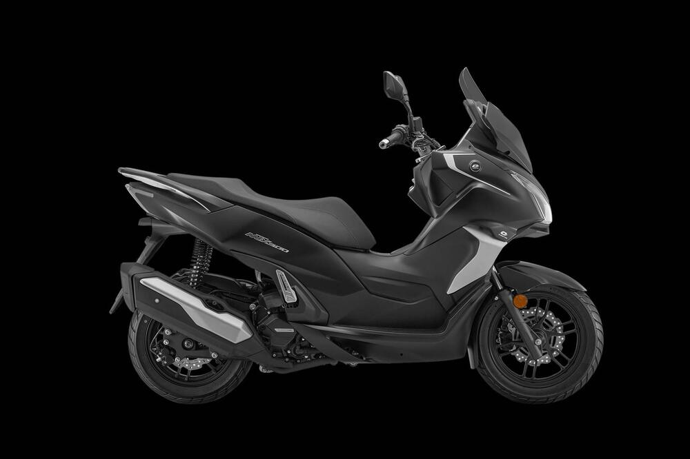 QJ Motor MTX 300 (2025)