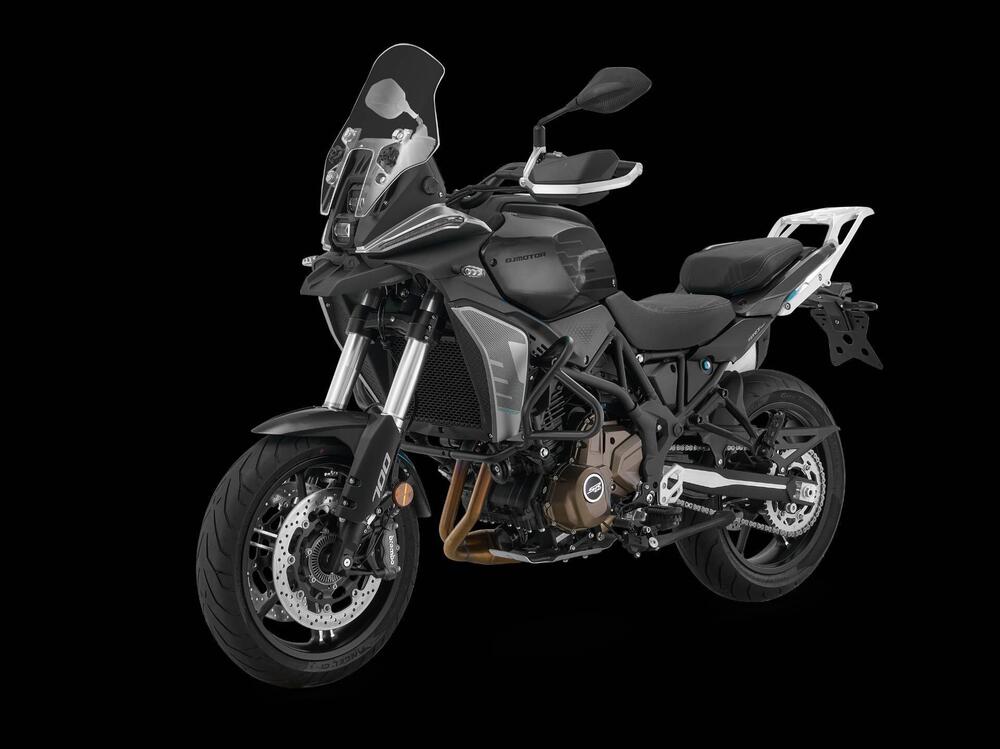 QJ Motor SRT 700 S (2025) (2)