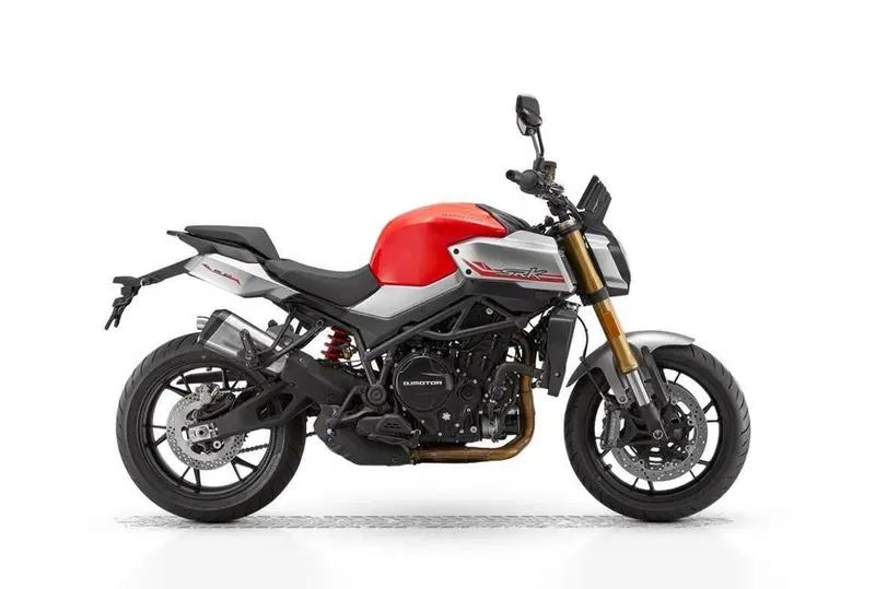 QJ Motor SRK 900 (2025 - 26)