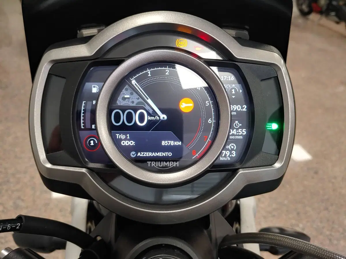 Triumph Scrambler 1200 XE (2024 - 25) (3)