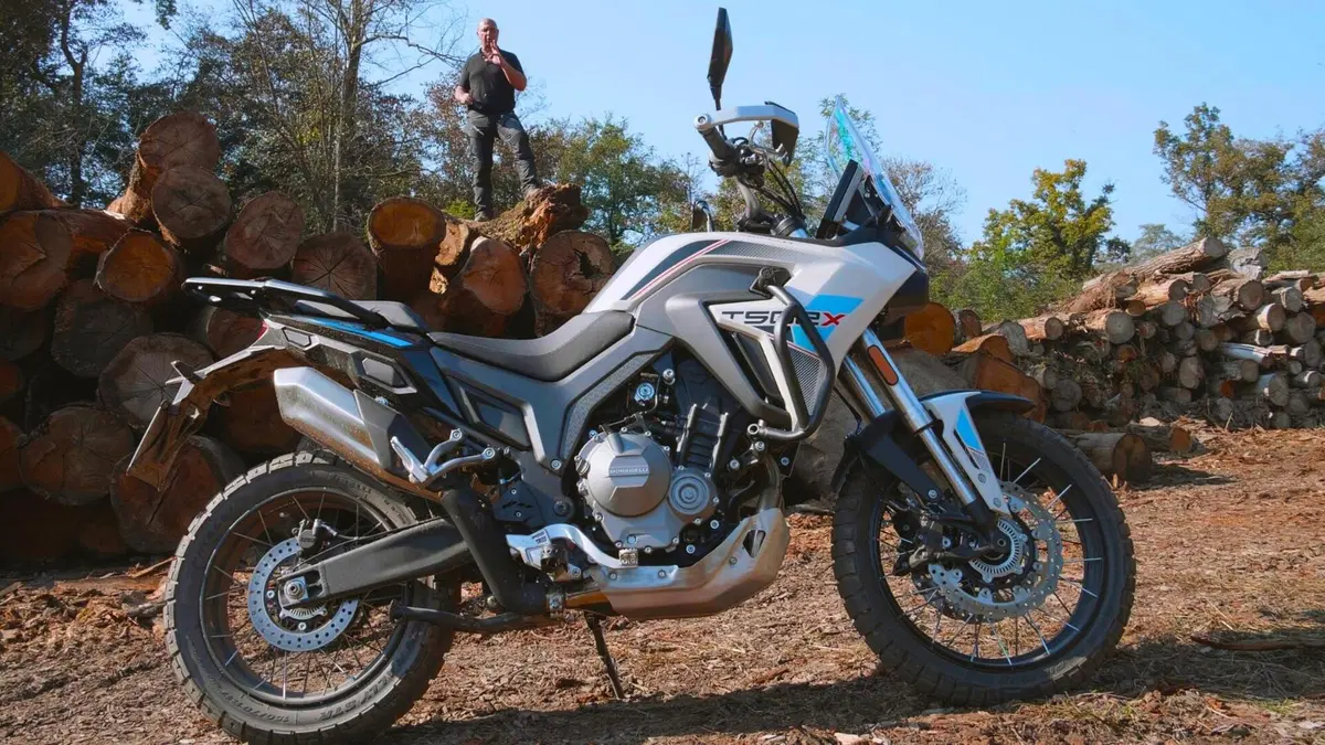 Prova Morbidelli T502X: l&rsquo;adventure mid-size col 19&rdquo;, sfida le rivali con stile e sostanza [VIDEO]
