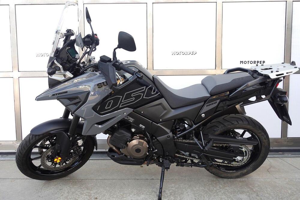 Suzuki V-Strom 1050 Machi (2021) (4)