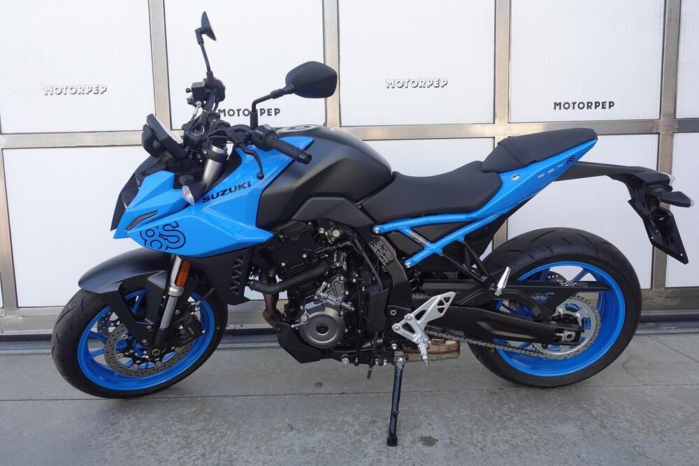 Suzuki GSX-8S (2023 - 24) (4)