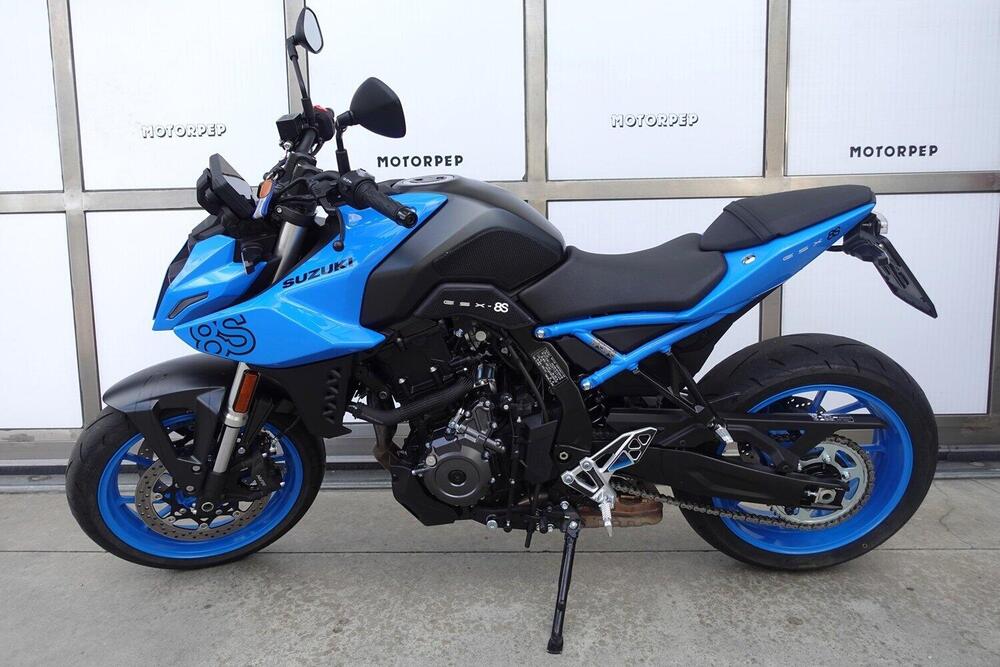 Suzuki GSX-8S (2023 - 24) (4)