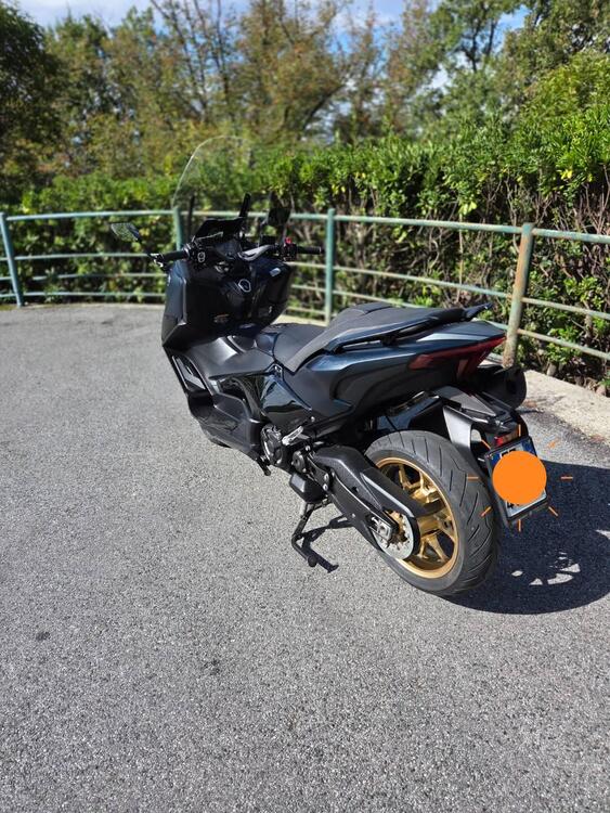 Yamaha T-Max 560 Tech Max (2022 - 24) (5)