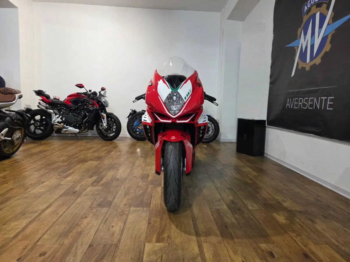 MV Agusta F3 800 RC (2022 - 25) (8)