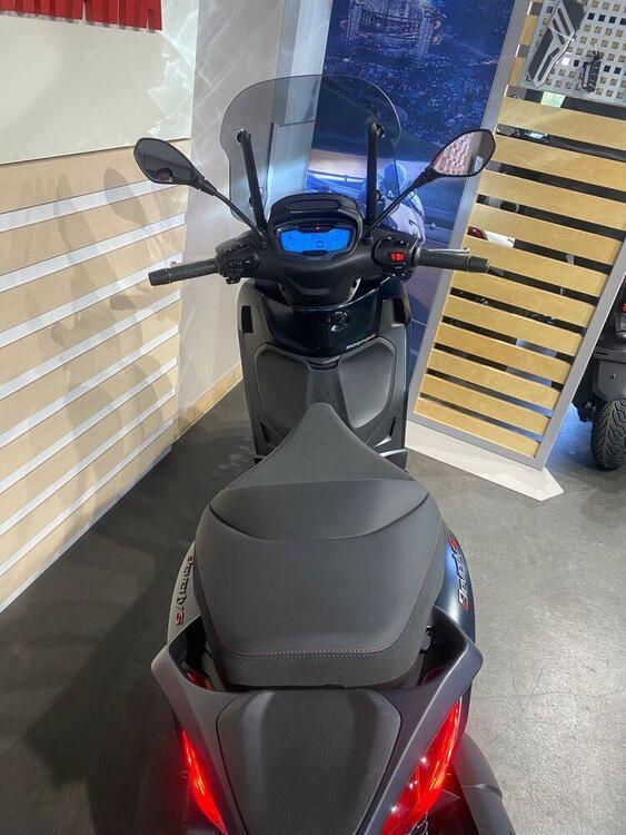 Piaggio Beverly 300 ABS-ASR (2021 - 25) (3)