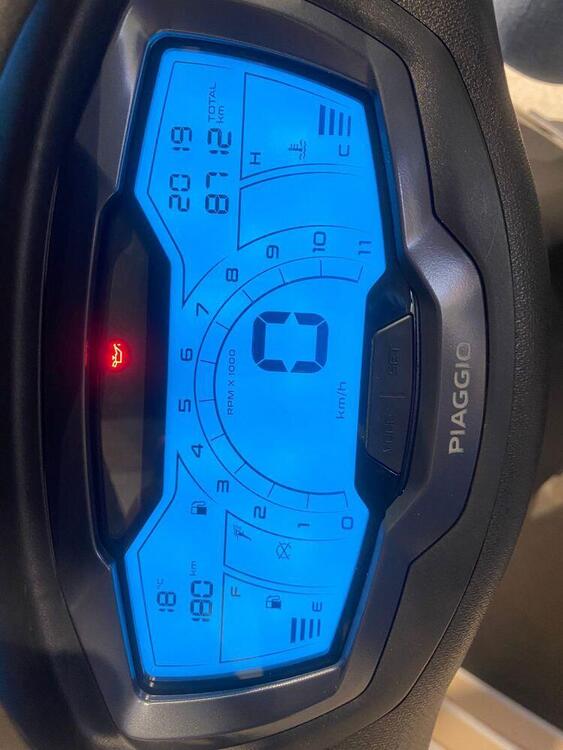 Piaggio Beverly 300 ABS-ASR (2021 - 25) (5)