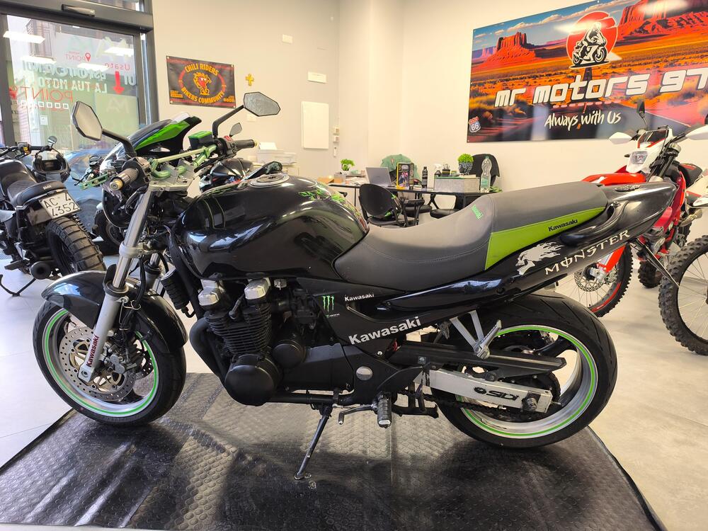Kawasaki ZR-7 (2001 - 04) (2)