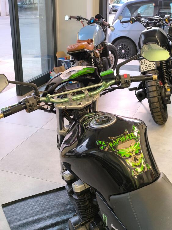 Kawasaki ZR-7 (2001 - 04) (4)