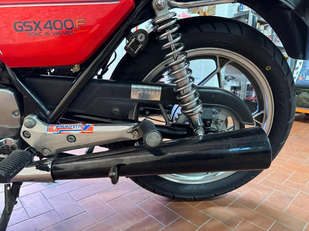 Suzuki GSX 400 F KATANA (4)