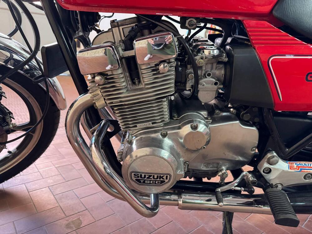 Suzuki GSX 400 F KATANA (5)