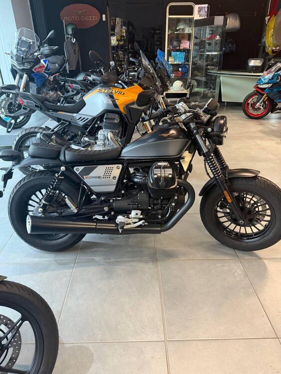 Moto Guzzi V9 Bobber Special Edition (2023 - 25) (2)