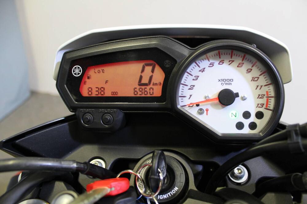 Yamaha FZ8 (2010 - 12) (3)