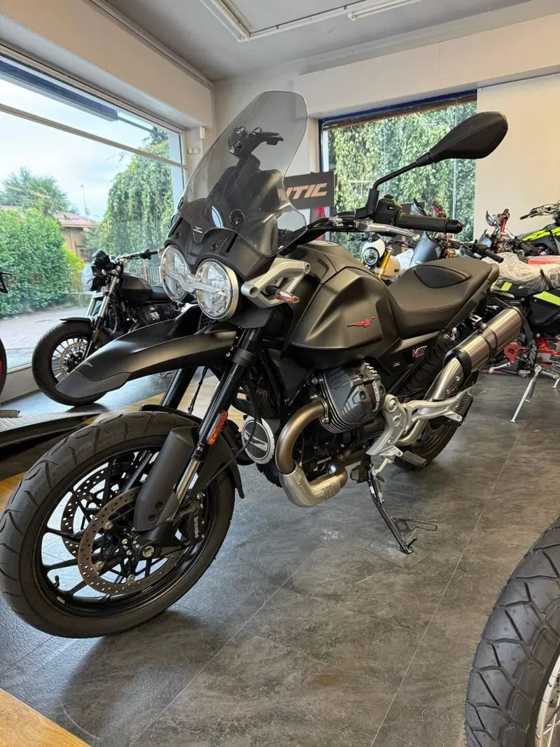 Moto Guzzi V85 Strada (2024 - 26) (2)