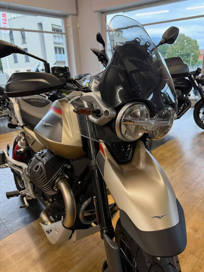 Moto Guzzi V85 TT Travel (2024 - 26) (3)