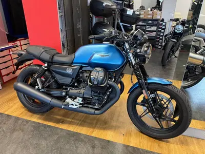 Moto Guzzi V7 Stone (2025 - 26) nuova