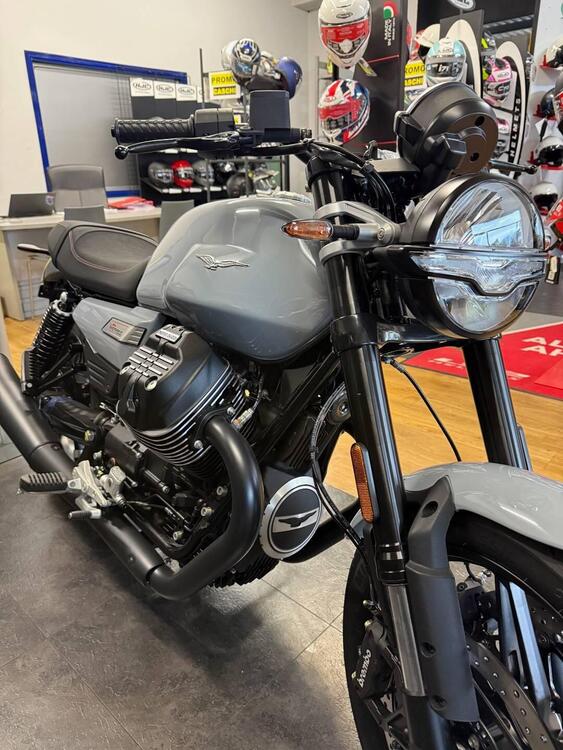 Moto Guzzi V7 Sport (2025)