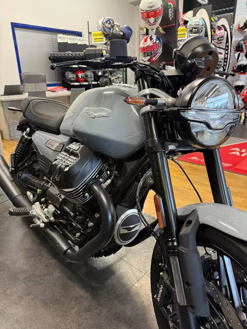 Moto Guzzi V7 Sport (2025 - 26)
