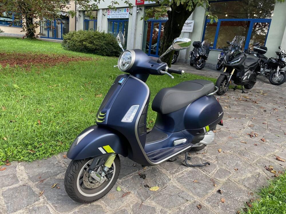 Vespa GTS 300 Super Tech (2023 - 24) (2)