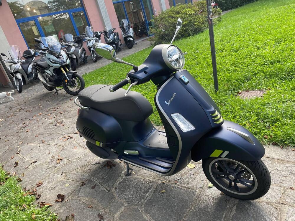 Vespa GTS 300 Super Tech (2023 - 24) (4)