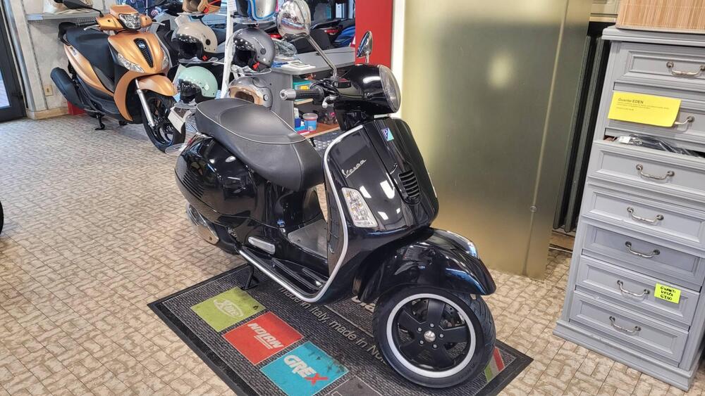 Vespa GTS 300 Super (2008 - 16) (2)