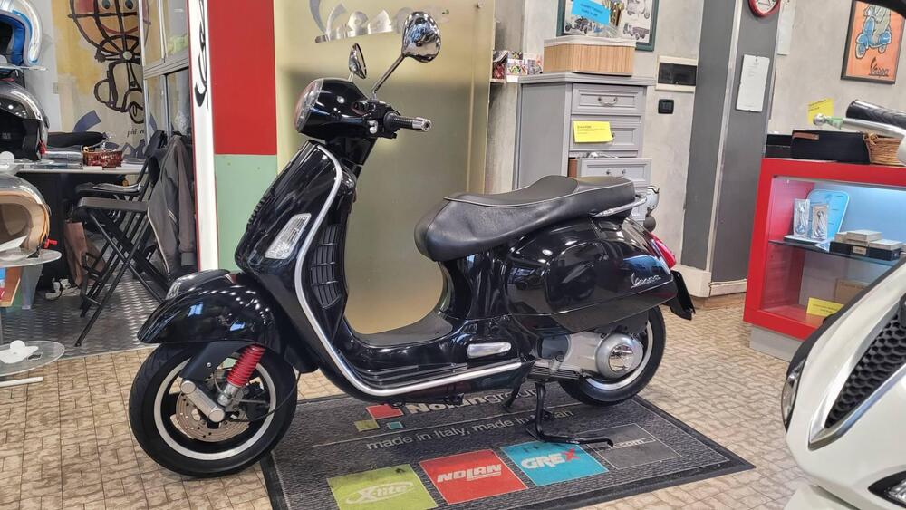 Vespa GTS 300 Super (2008 - 16) (3)