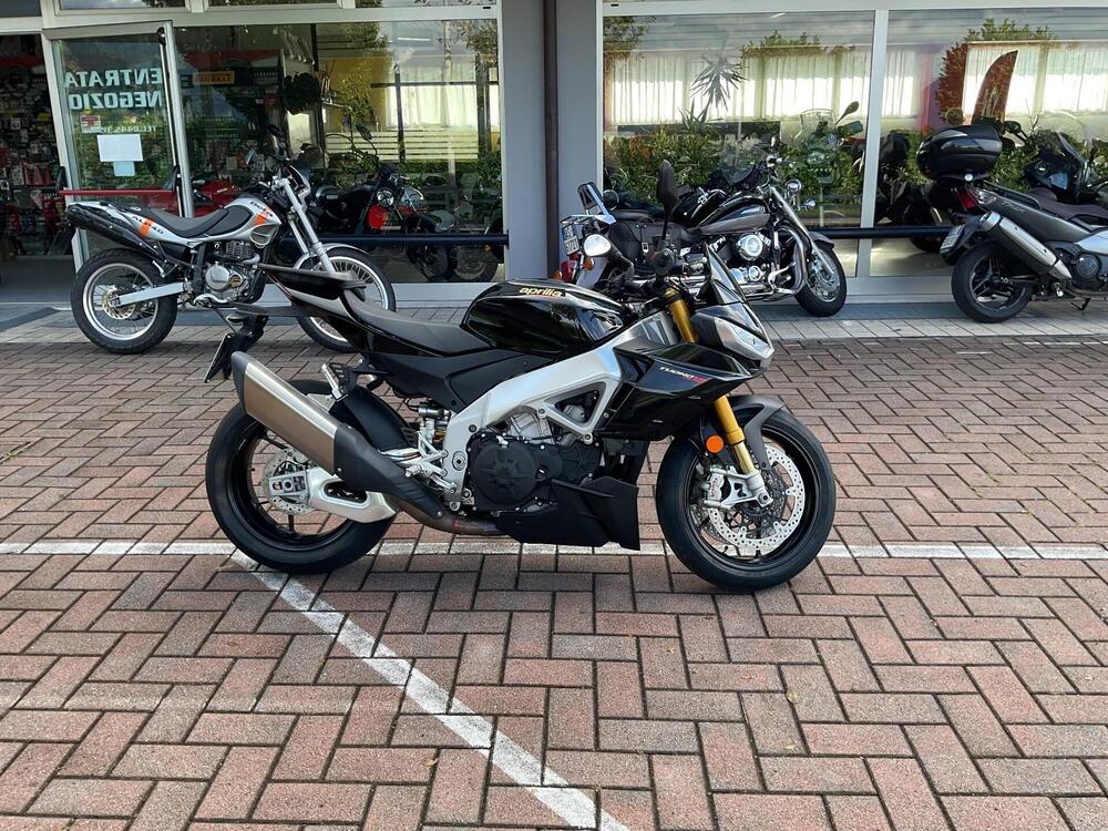 Aprilia Tuono V4 Factory (2021 - 24) (4)