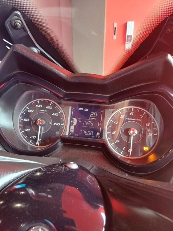 Yamaha X-Max 300 (2021 - 24) (5)