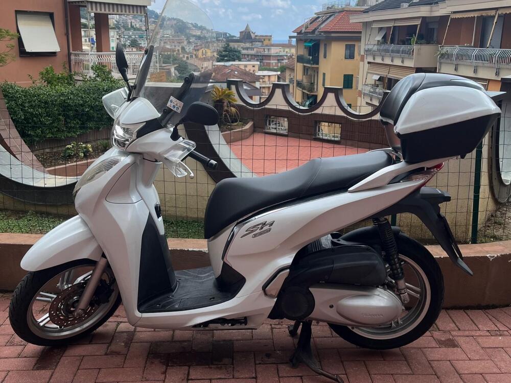 Honda SH 300 i ABS (2016 - 20) (2)