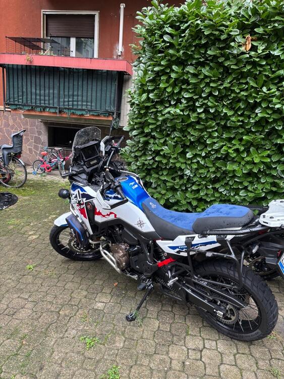 Honda Africa Twin CRF 1100L ES DCT (2024 - 25) (3)