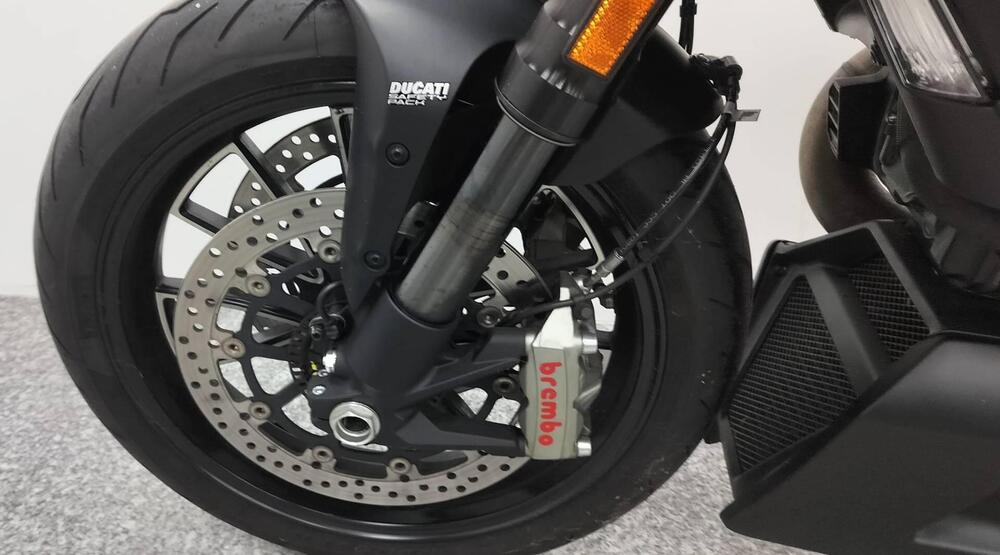 Ducati Diavel 1200 Carbon (2017 - 18) (2)