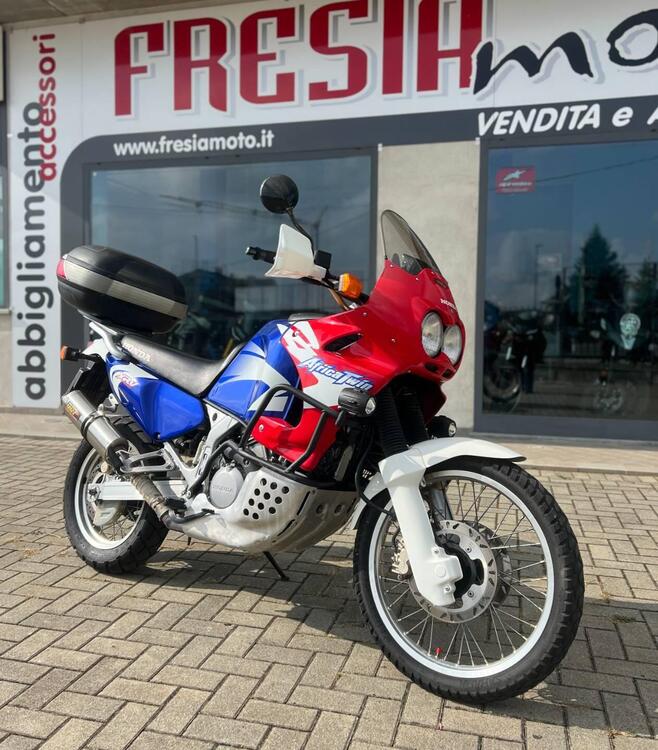 Honda AFRICA TWIN VERSIONE RD04E (3)