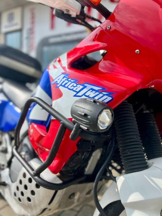 Honda AFRICA TWIN VERSIONE RD04E (5)