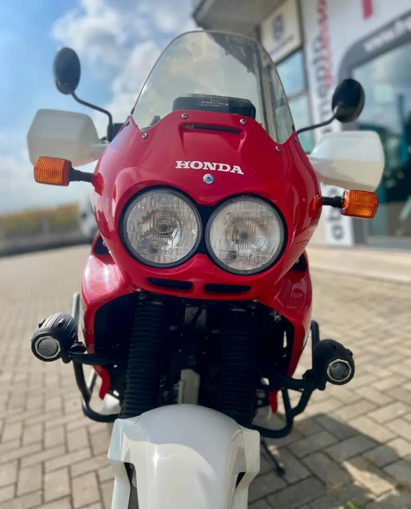 Honda AFRICA TWIN VERSIONE RD04E (7)