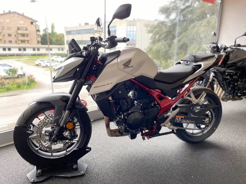 Honda CB 750 Hornet (2025)